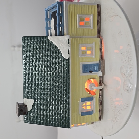 Vintage 1988 Snow Village North Creek Cottage Illuiminated Tested Figurine - Picture 4 of 15